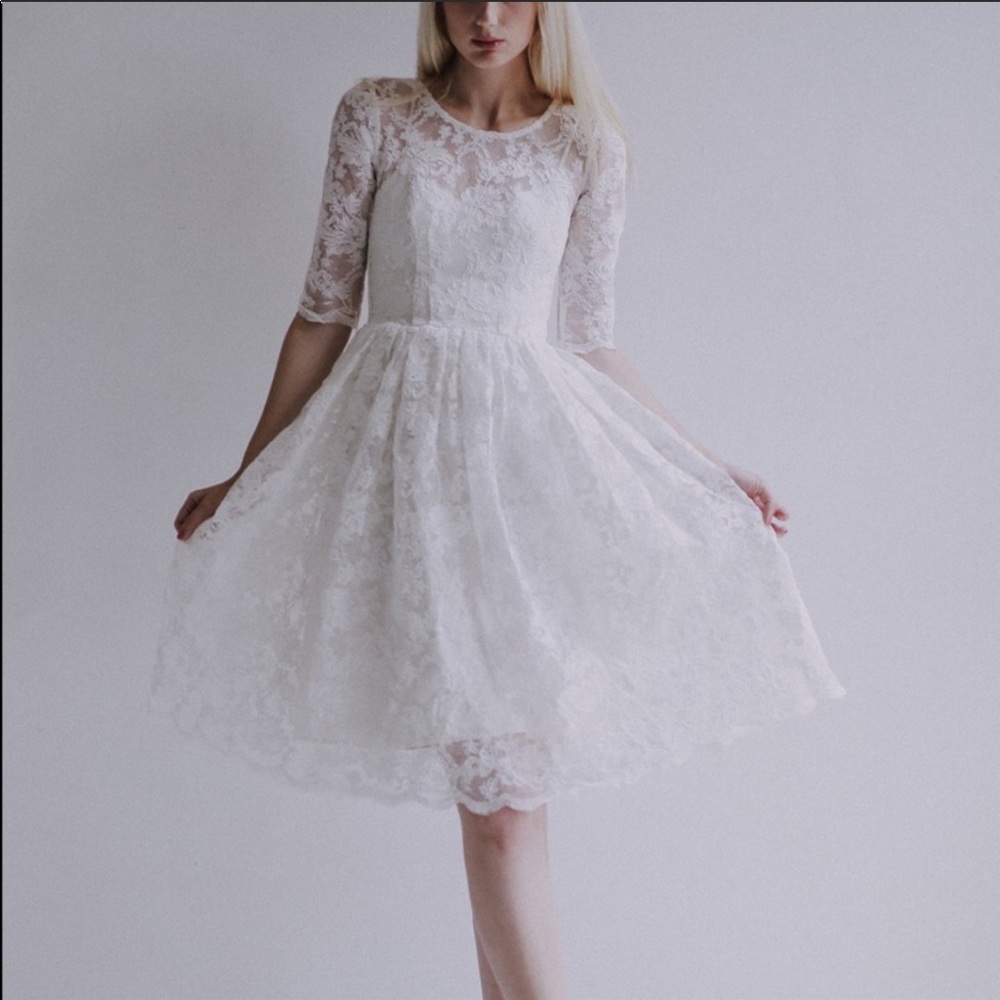 Leanne Marshall ivory lace wedding dress